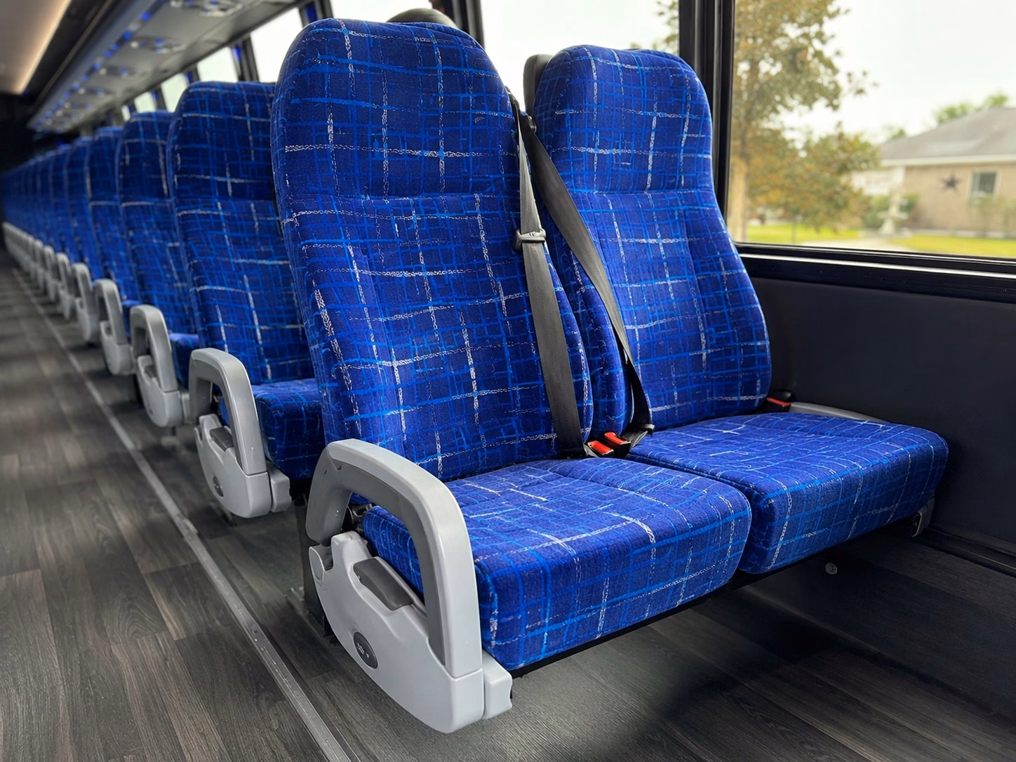 sports team fan charter bus rentals in lake charles